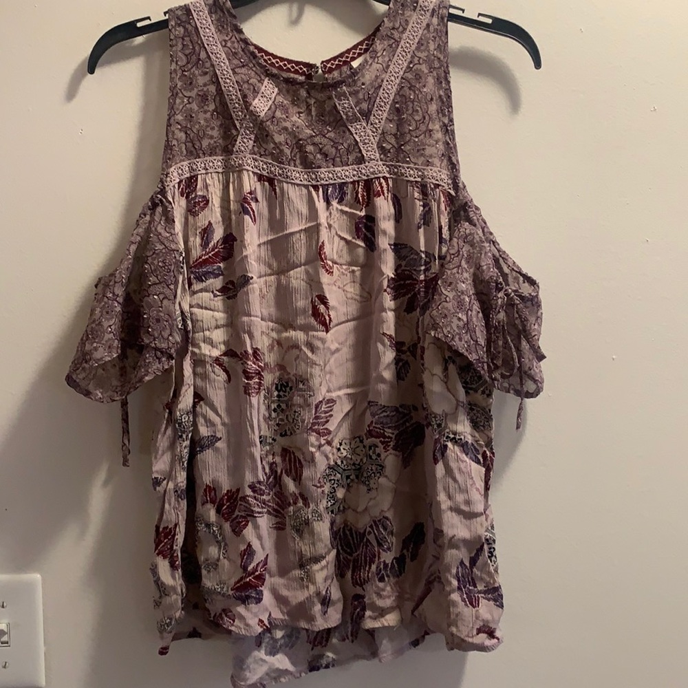 Cute off-the-shoulder top